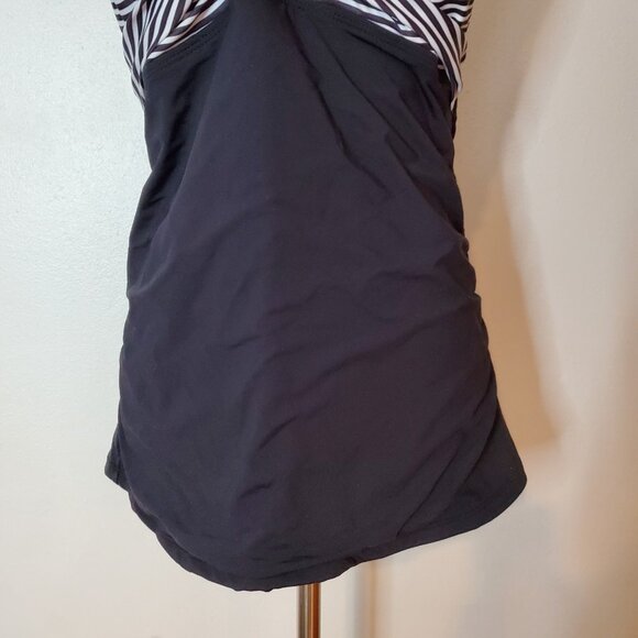 Yonique Twist Front V Neck Tummy Control Swim Top Size XL Black & White Striped - Picture 7 of 13